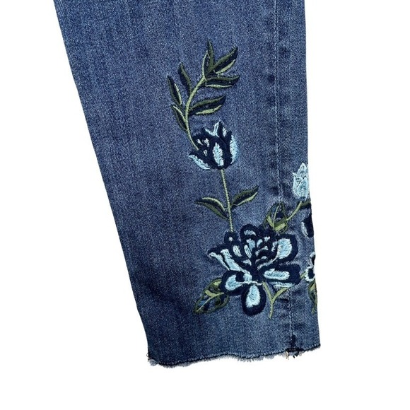 Driftwood Jackie Embroidered Ankle Jeans Sz 32 Floral Raw Hem Mid Rise Boho - Picture 4 of 11